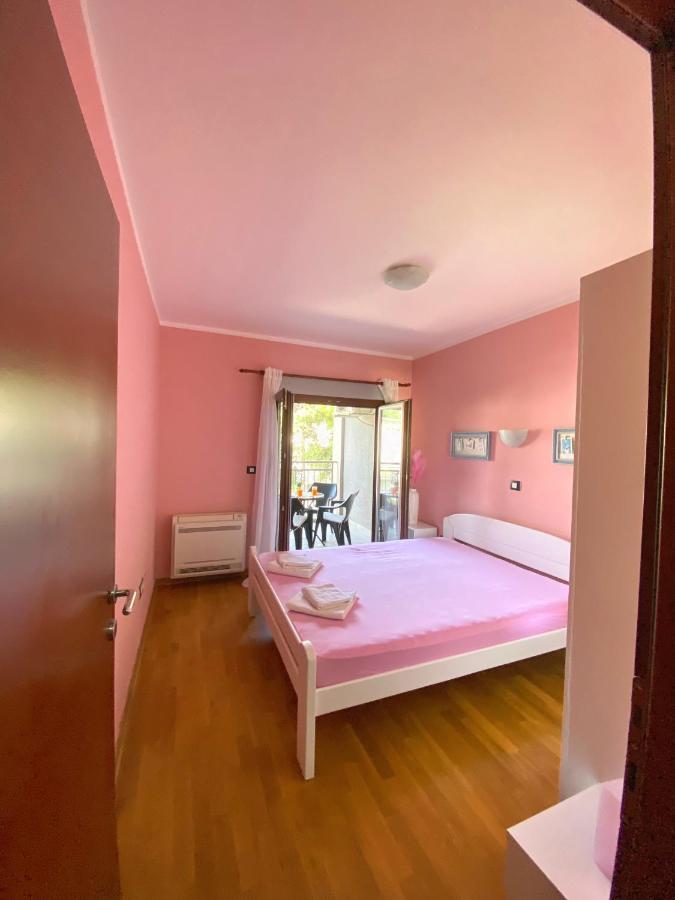 Apartment Center Adria Bar Esterno foto